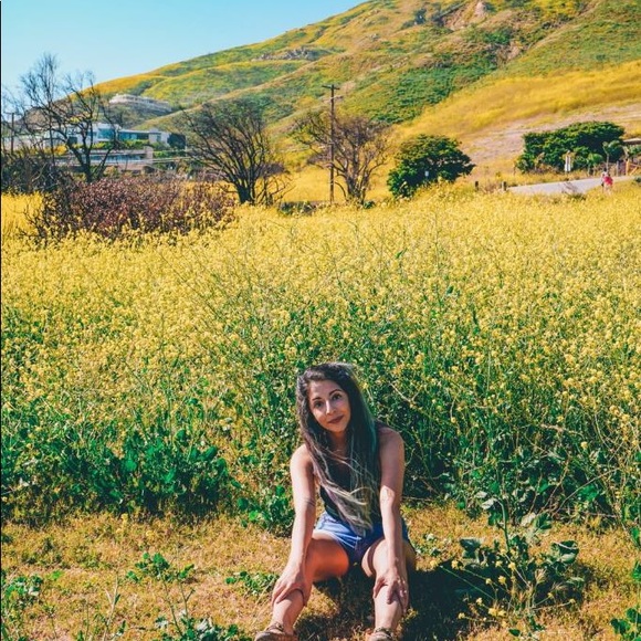 Meet Your Posher, Elise - Picture 5 of 8